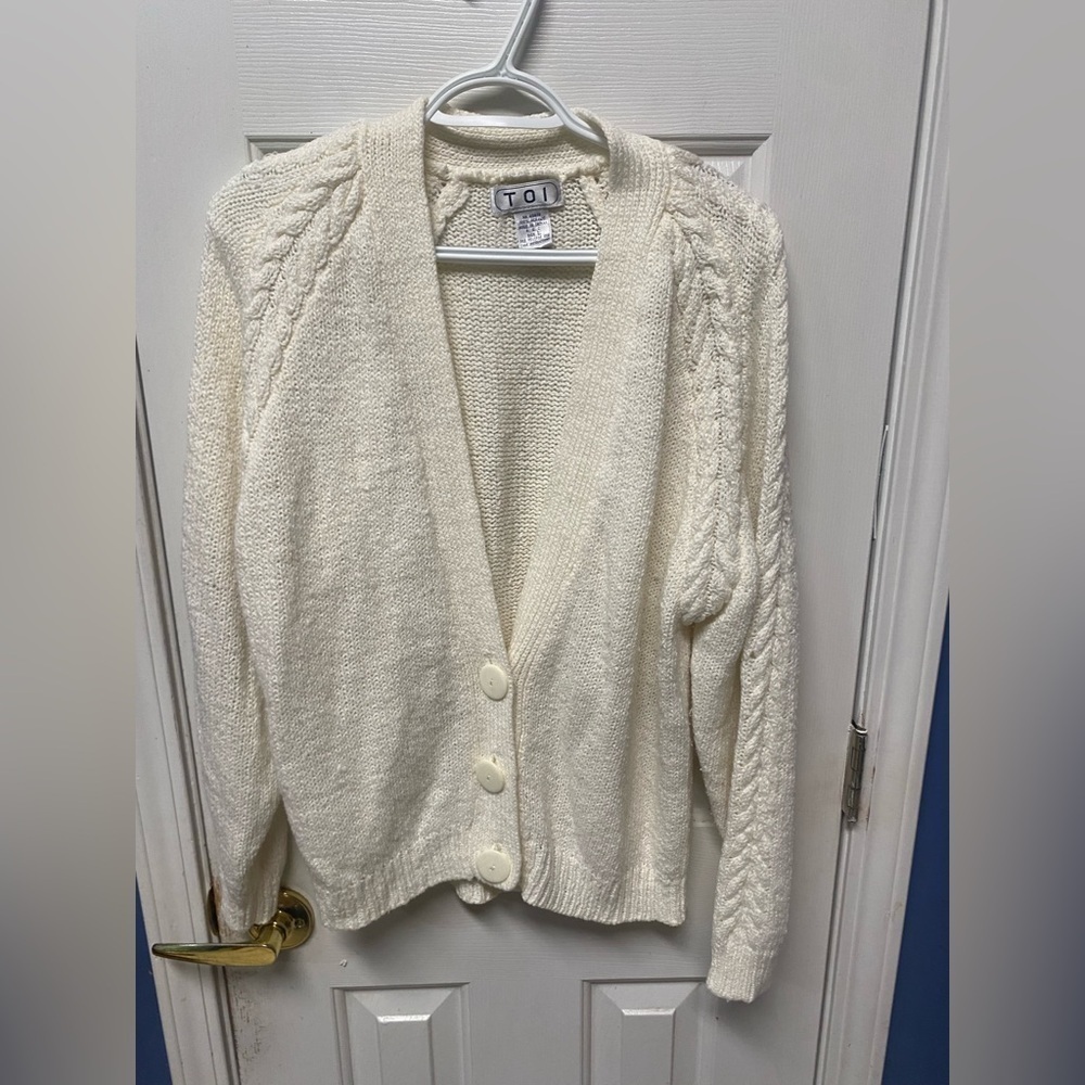 TOI Women's V Neck Big Button Cable Knit Cardigan Sweater Creme L